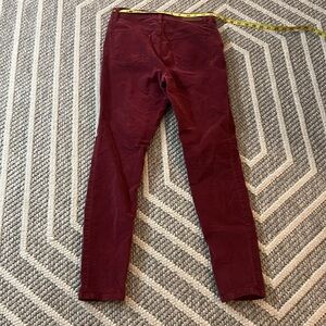 Madewell. 10 inch high-rise. Skinny. Size 27. Burgundy pants.